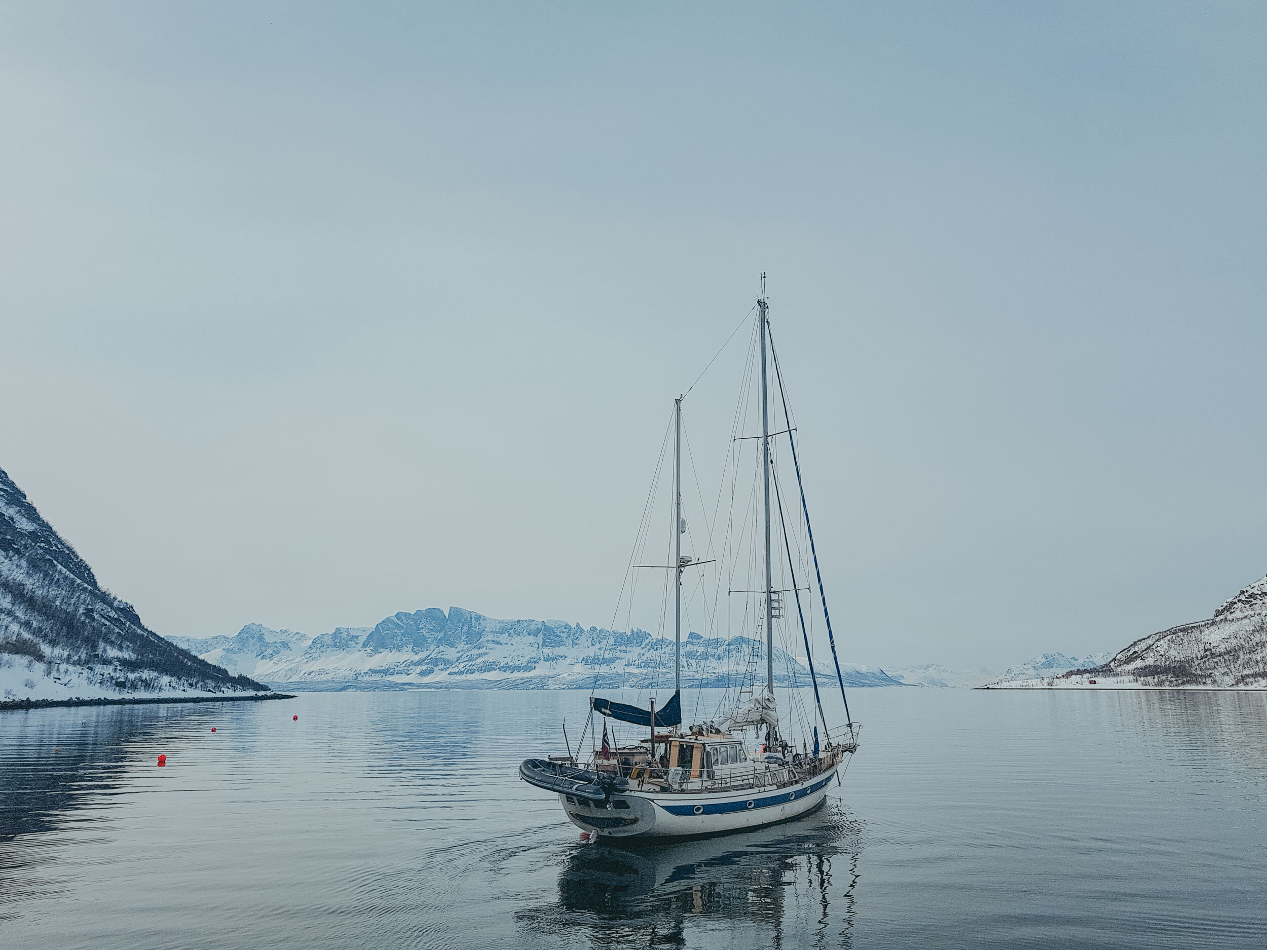 Duen-Experience-Sail-and-Ski-Nothern-Norway-Lyngen-Alps-Ski-Touring-Randonee-13